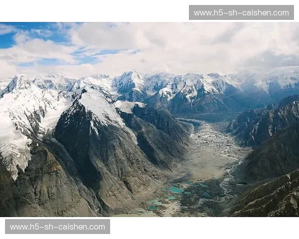 丝路两端的灵魂博弈：当意式“慵懒”撞上东方“风骨”，谁才是生活的终极解药？